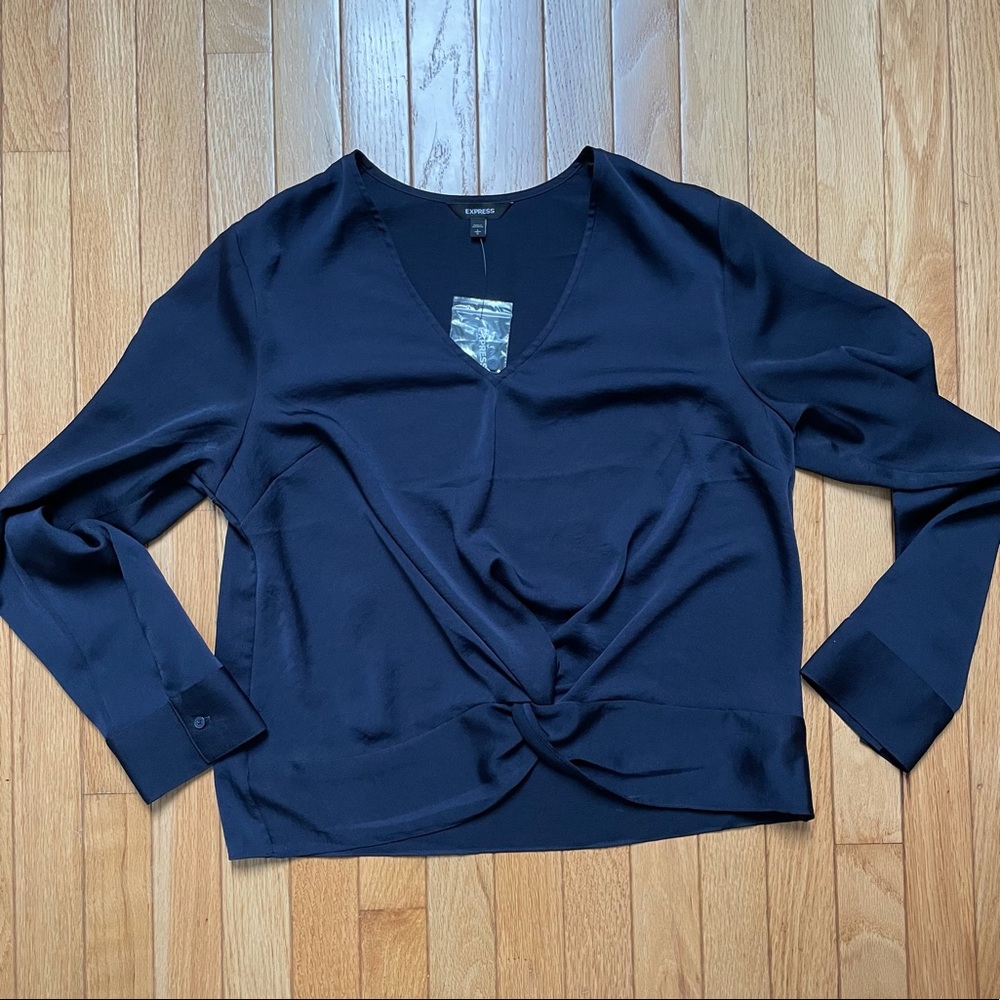 Express Knotted Front Top